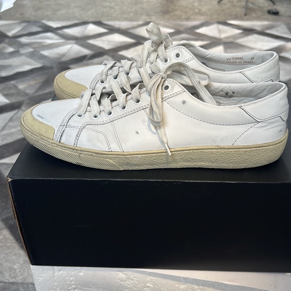 Saint Laurent distressed sneaker - Picture 3 of 4
